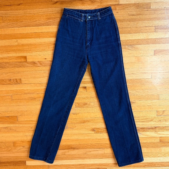 Vintage High-Waisted Dark Wash Jeans – Embroidered Back Pockets - Picture 2 of 7